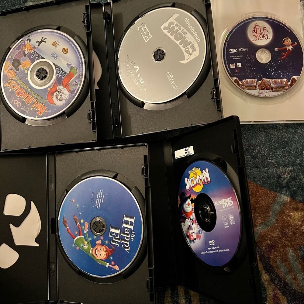 Kids Holiday DVD Collection - Picture 2 of 9